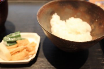 <p>Just boiled rice</p>