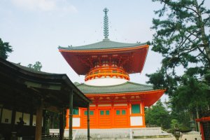 Pagoda Daito yang megah dan sangat menawan