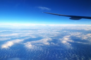<p>เหินฟ้าสู่นาโกย่า : อรุณสวัสดิยามเช้าบนเครื่องบินกับความงามเหนือเมฆของวิวท้องฟ้าสีครามสุดลูกหูลูกตา</p>