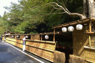 <p>หนึ่งในร้านอาหารชื่อดังของคิบุเนะที่ตั้งอยู่เหนือแม่น้ำคิบุเนะอันมีชื่อเสียง</p>