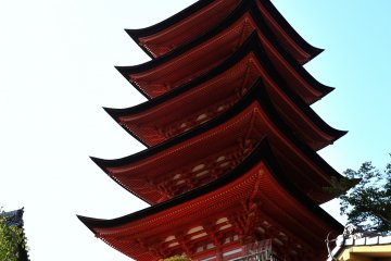 <p>One of the most beautiful architectures of Japan, the five-story pagoda with cypress bark-thatched roofs standing on the hill</p>