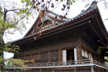 <p>The temple is built of wood and has a relaxed ambience.&nbsp;Buddhist statue treasures are housed inside</p>
