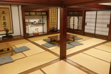 <p>Classic Japanese style inside</p>