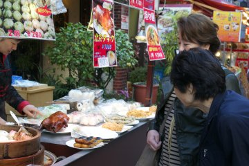 <p>Food, food and more food in Kobe&#39;s Chinatown! It was so hard to resist eating everything</p>