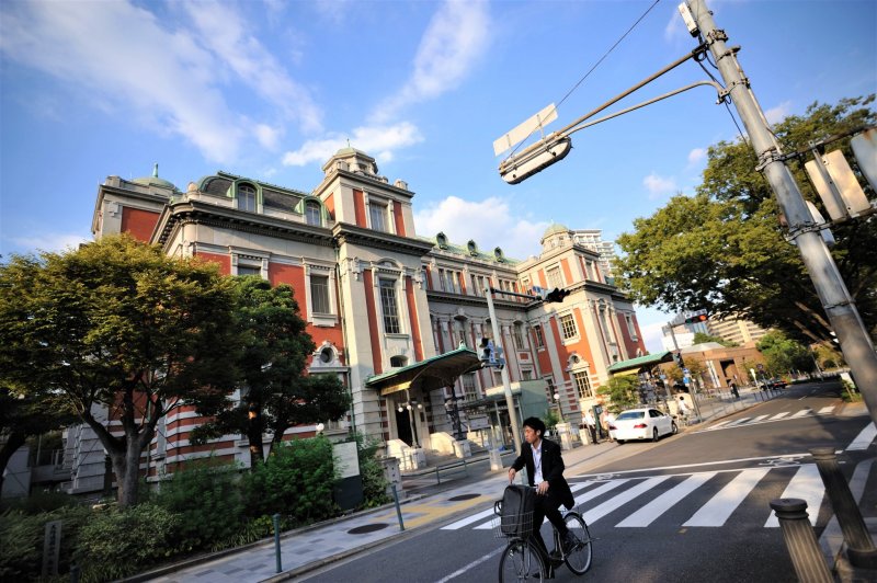 Completed in 1918, Osaka Central Public Hall in Nakanoshima, is a symbol of prosperity in the Taisho period.