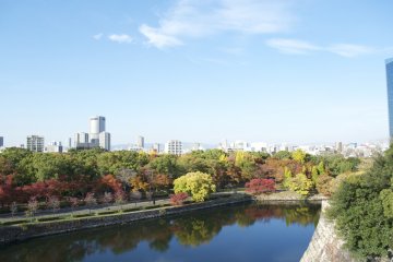 <p>There&#39;s only nature, a stone wall, a river and some more nature separating Osaka&#39;s relaxing park from the hustle and bustle of the city</p>