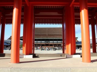 Cổng Shomeimon của Shishinden Dantei. Cổng nam của Shishinden
