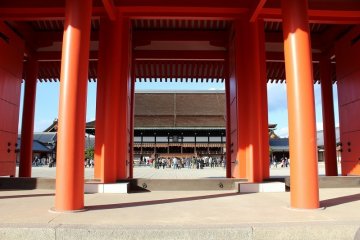<p>Shomeimon&nbsp;Gate of Shishinden Dantei. The South Gate of Shishinden</p>