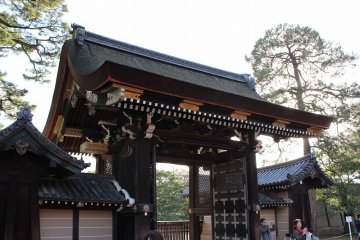 <p>The Kenreimon Gate gabled roof with the bark of Hinoki (cypress). Nowadays, only the Emperor and Empress or honored foreign visitors are permitted to go through this gate. Even during days &#39;Open to the public&#39;, we are prohibited from going through but we can take a close look at it</p>