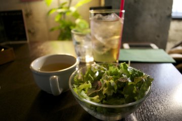 <p>Soup, salad and drink are part of the lunch set</p>