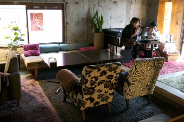 <p>More colorful furniture!&nbsp;</p>