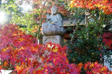 <p>A buddha statue at nearby Jizo-in</p>