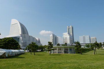 The view of the Minato Mirai 21 skyline from the park is very pretty.