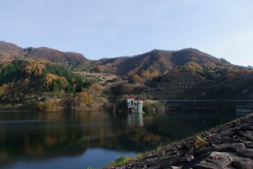 <p>View of Nosen Lake from the top of Arakawa Dam &nbsp;</p>