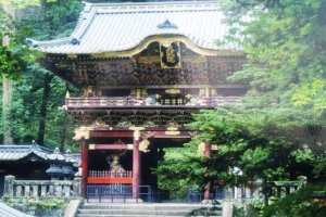 Yomeimon Gate อันประณีตวิจิตรซึ่งเป็นประตูที่มีชื่อเสียงและเป็นเสมือนสัญลักษณ์ของแหล่งมรดกโลกนี้เลยทีเดียว
