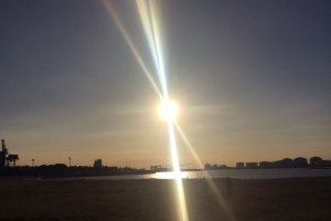 Matahari dari Pantai Chiba