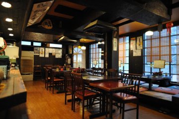 The interior of the “teppanyaki” restaurant Sometaro