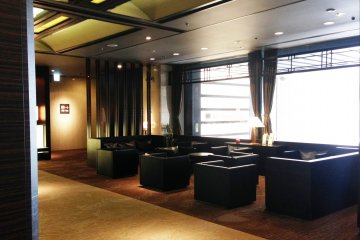 <p>One of the lounges at Hotel Metropolitan</p>