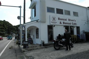 Banzai Diver's Cafe