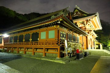 <p>Tsurugaoka Hachimangu Shrine from the side</p>