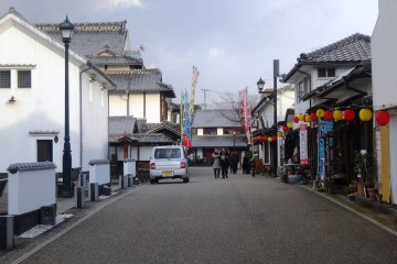 <p>A glimpse of the street near the Yachiyo-za (Yamaga&#39;s&nbsp;famous theater)</p>