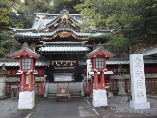 This side shrine has some newer lanterns