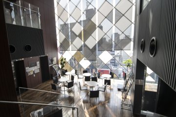 <p>10F-12F: The lounge of the music school on the top 3 levels of Yamaha Ginza flagship store, complete with dazzling views of Ginza&nbsp;from above.</p>