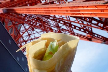 I ordered a chicken chili pepper crepe and it was delicious; it is also a lot of fun to eat right under the big shadow of the tower.&nbsp;
