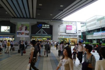 JR Kyobashi Station Promenade