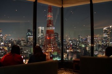 <p>What happened? Tokyo Tower changes the illumination pattern at 10:00pm.</p>