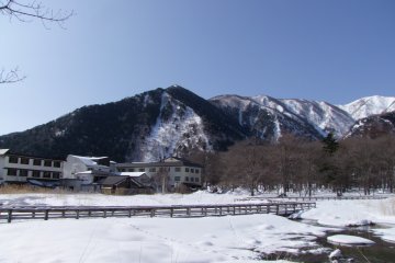 <p>View of the mountains from the hot springs fountainhead</p>