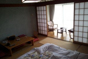 Tatami room, sunroom, and balcony