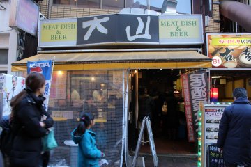 <p>This place has some amazing fried fare and drinks and is certainly worth the queue</p>