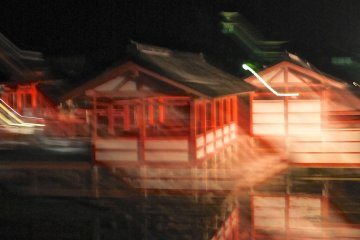 <p>Великолепное святилище Ицукусимы и храм Дайсо-ин</p>