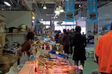 <p>Inside the fish market</p>