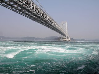 Cầu Ohnaruto và xoáy nước Naruto 