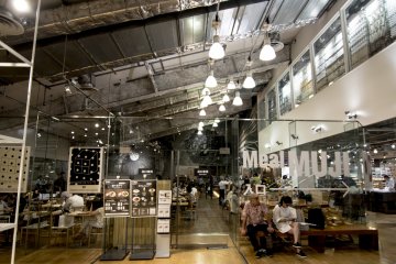 <p>There is a&nbsp;Caf&eacute; and Meal MUJI in MUJI Yurakucho, meaning customers can literally spend their entire day having fun in MUJI&nbsp;Yurakucho.</p>