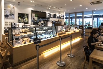 <p>Here at&nbsp;Caf&eacute; &amp; Meal MUJI (Abenos), one of multiple&nbsp;Caf&eacute; &amp; Meal MUJI restaurants in the bustling Kansai city.</p>