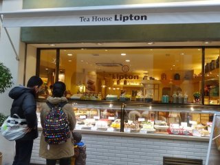 ร้าน Tea house Lipton อัดแน่นไปด้วยขนมหวานน่าทาน