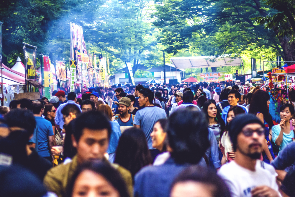 Le Salsa Street Festival est tr&egrave;s populaire et attire bon nombre de visiteurs, qu&#39;ils soient Japonais ou &eacute;trangers