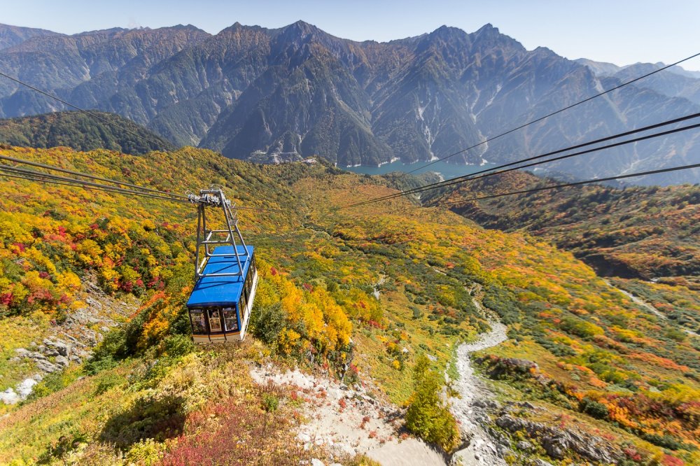 The cable car takes you from Murodo down to Kurobe Dam