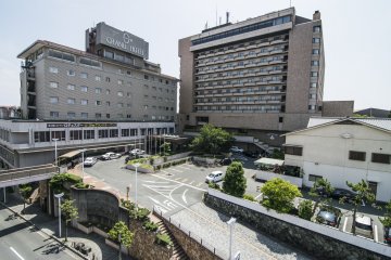 <p>The front facade of Grand Hotel Hamamatsu.</p>