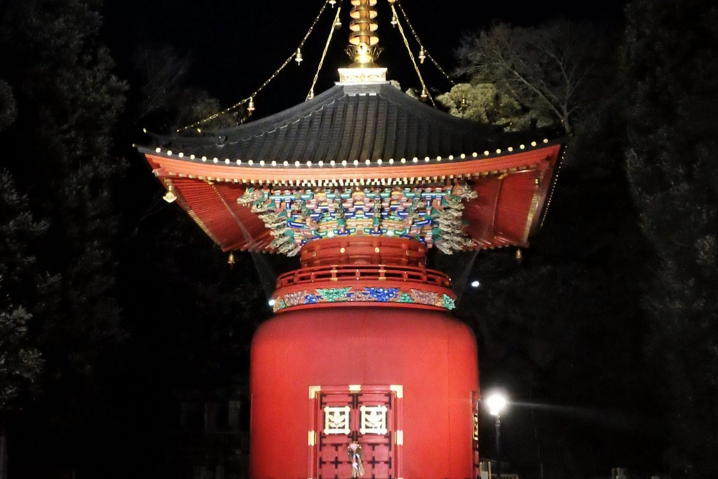 One of the impressive structures within the grounds of Ikegami Honmonji
