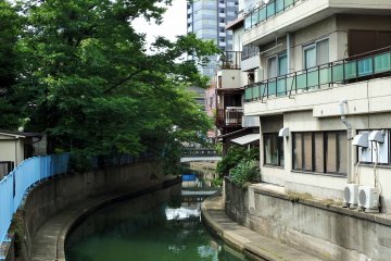 <p>The bridge from which this photo was taken is nicknamed Namidabashi, or &#39;Bridge of Tears&#39;. Criminals on their way to the Suzugamori execution grounds parted with their relatives here, as family was not allowed past this point.</p>