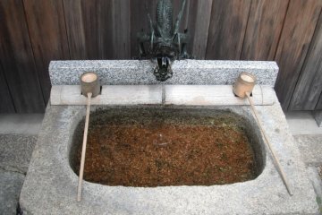 Water basin in Jiko-ji