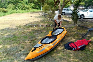<p>Setting up an inflatable kayak</p>