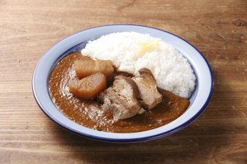 Braised pork belly curry