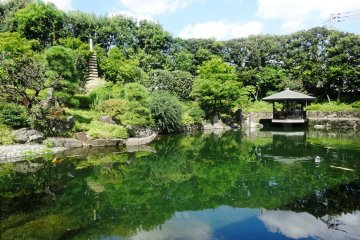 <p>A view of the gazebo at the Mejiro Garden</p>