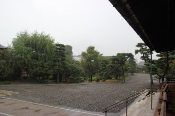 <p>Японский сад - вид с площадки</p>