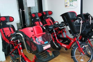 <p>Double bikes for adults with children, as well as helmets, make this service also perfect for family outings</p>